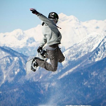 Apartmaji Alpska Perla Hotel Cerkno Kültér fotó