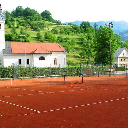 Apartmaji Alpska Perla Hotel Cerkno Kültér fotó