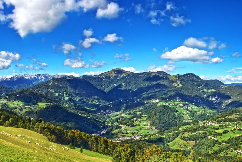 Apartmaji Alpska Perla Hotel Cerkno Kültér fotó